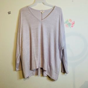 Gorgeous long sleeve grayish white top